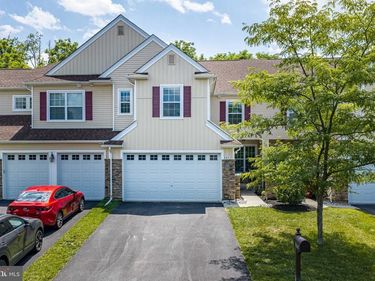 889 IRON LANE, EASTON, PA 18040