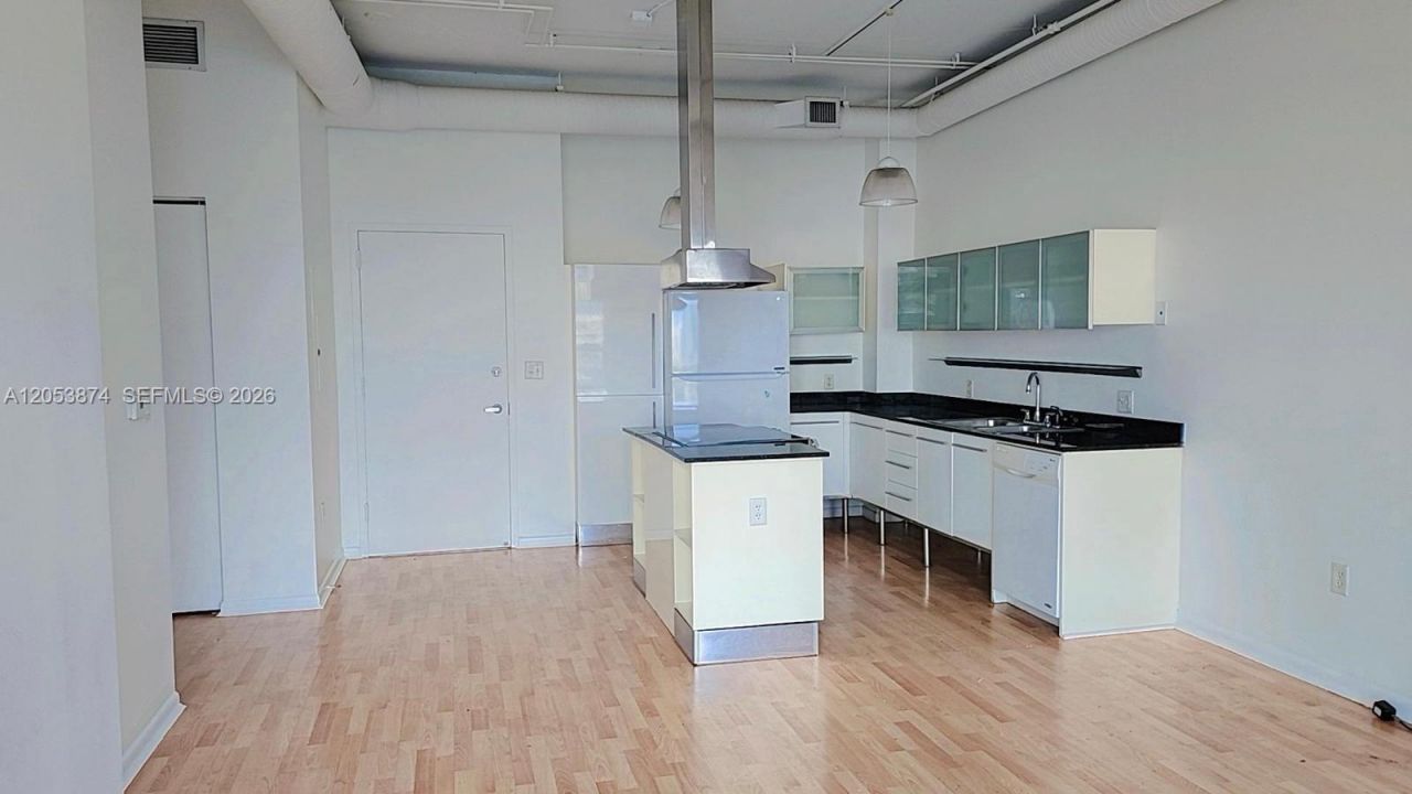10 SW South River Dr , Unit 802, Miami, FL 33130 Photo