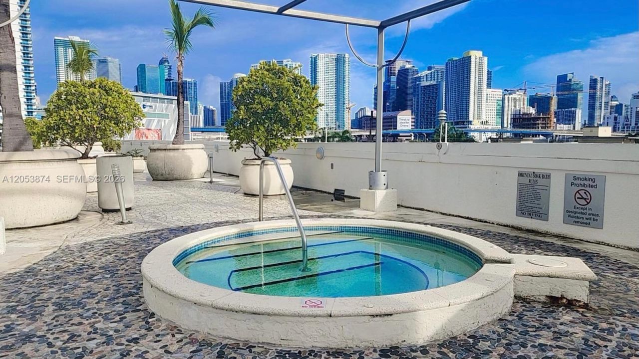 10 SW South River Dr , Unit 802, Miami, FL 33130 Photo