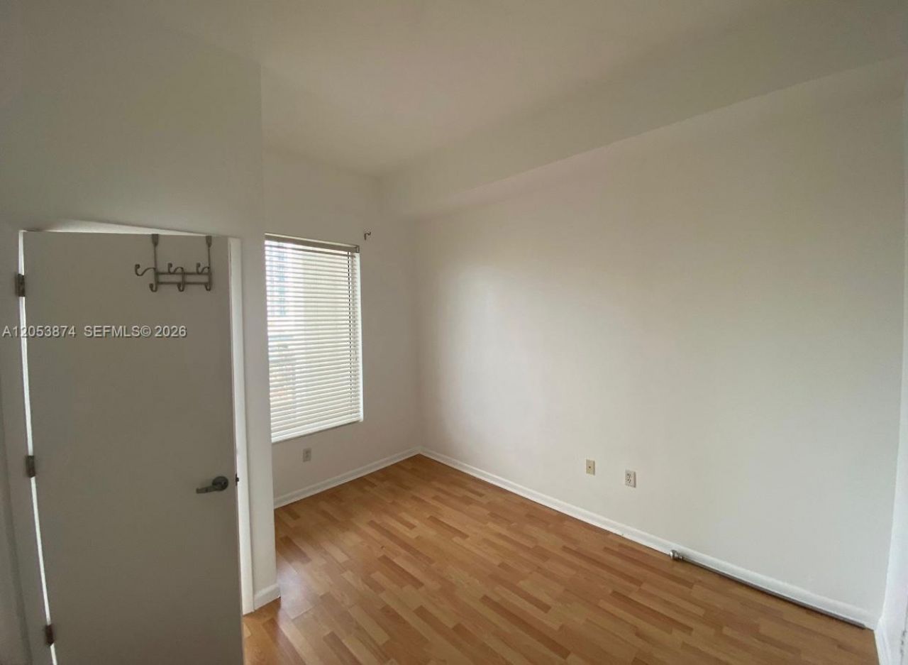 10 SW South River Dr , Unit 802, Miami, FL 33130 Photo