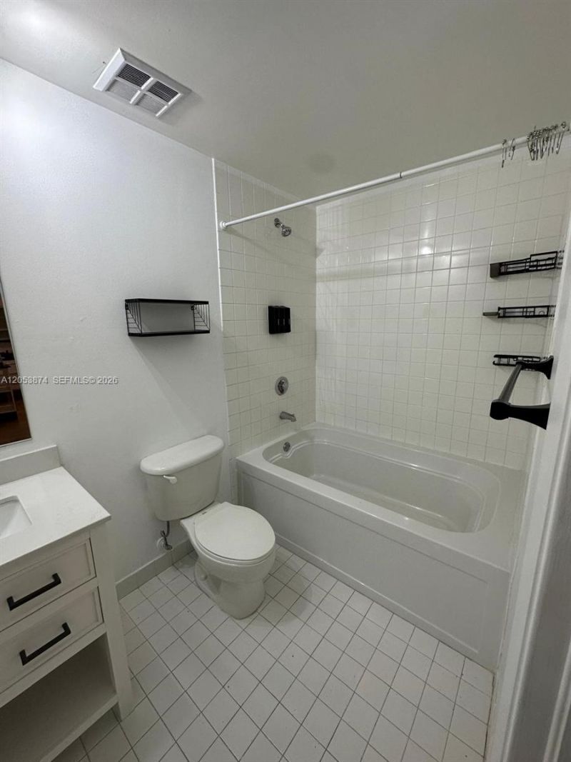 10 SW South River Dr , Unit 802, Miami, FL 33130 Photo