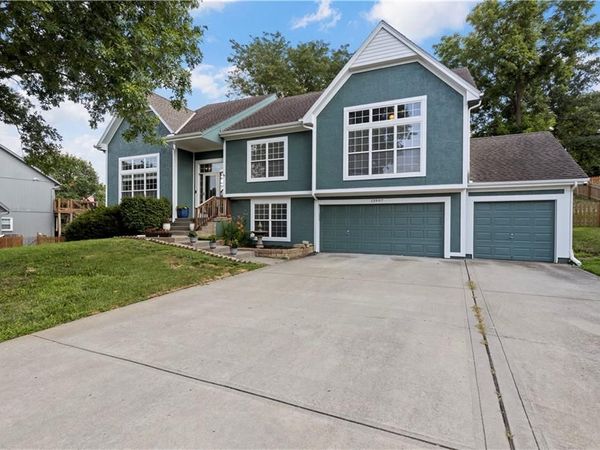 13907 W 58th Place, Shawnee, KS 66216