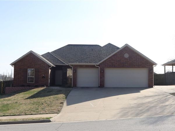500 Halleck Coach Road , Centerton, AR 72719