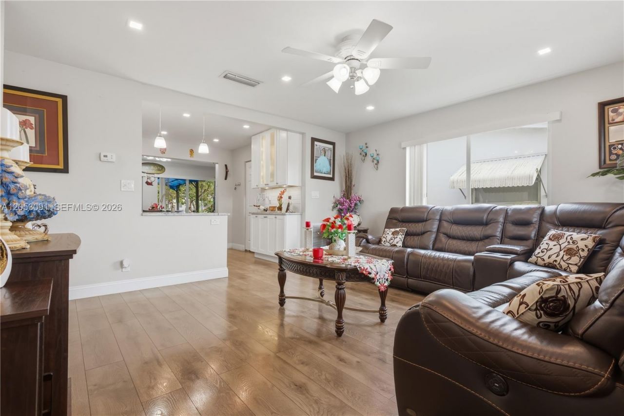 1465 NW 68th Ter, Margate, FL 33063 Photo