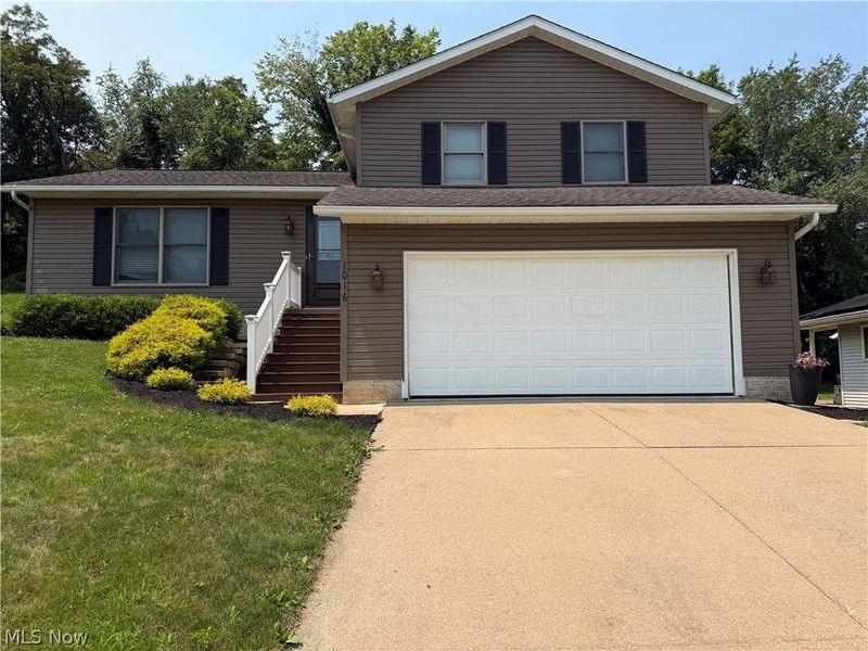 1016 Thomas Drive SW, New Philadelphia, OH 44663 Photo 2