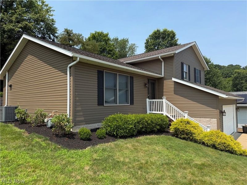 1016 Thomas Drive SW, New Philadelphia, OH 44663 Photo 3