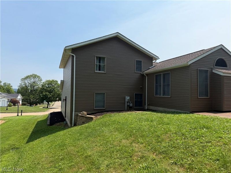 1016 Thomas Drive SW, New Philadelphia, OH 44663 Photo 7
