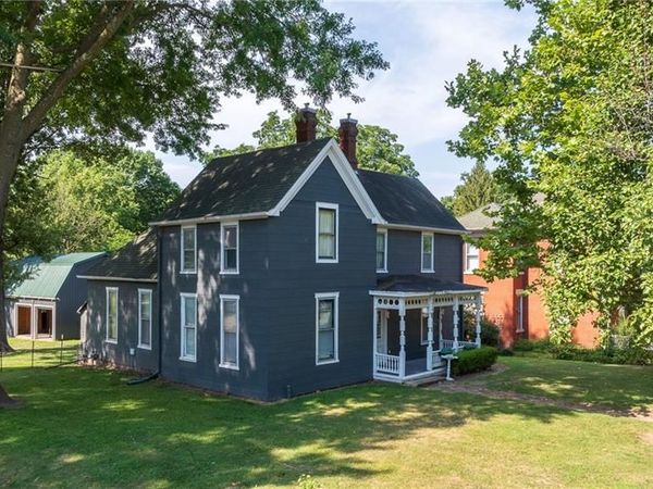 1919 South Street, Lexington, MO 64067