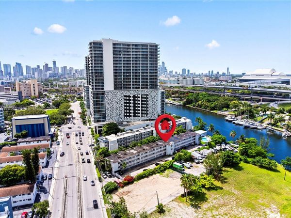 1610 NW N River Dr, Unit 201, Miami, FL 33125