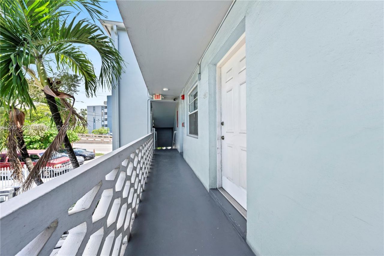 1610 NW N River Dr , Unit 201, Miami, FL 33125 Photo