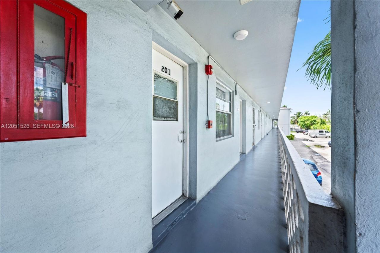 1610 NW N River Dr , Unit 201, Miami, FL 33125 Photo