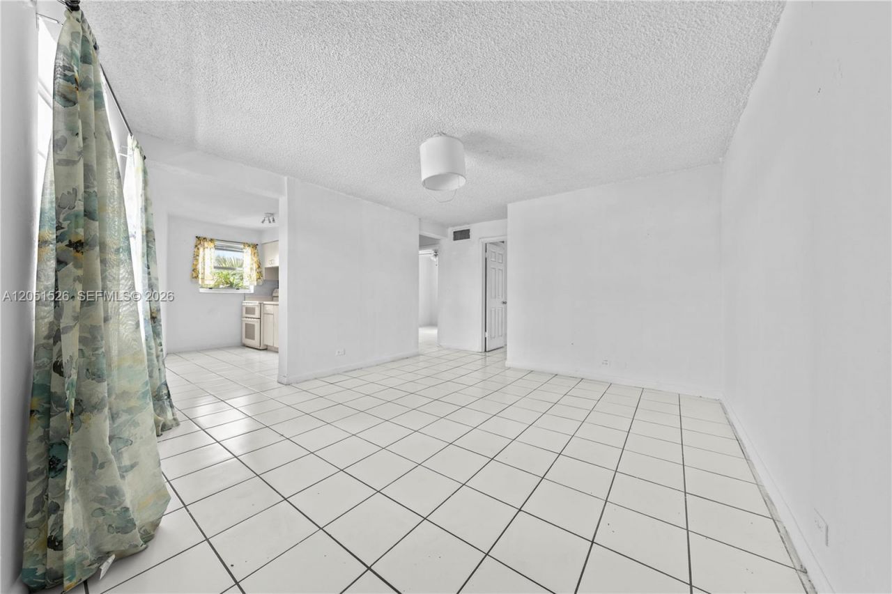 1610 NW N River Dr , Unit 201, Miami, FL 33125 Photo