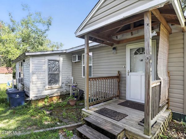 1002 S Lake Street, Booneville, MS 38829