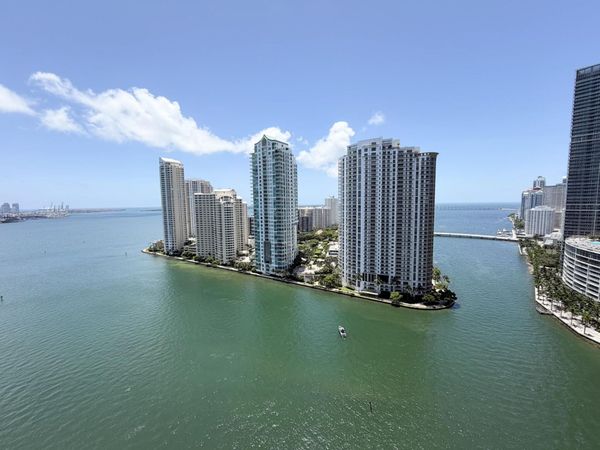 300 S BISCAYNE Boulevard, Unit T-2208, Miami, FL 33131