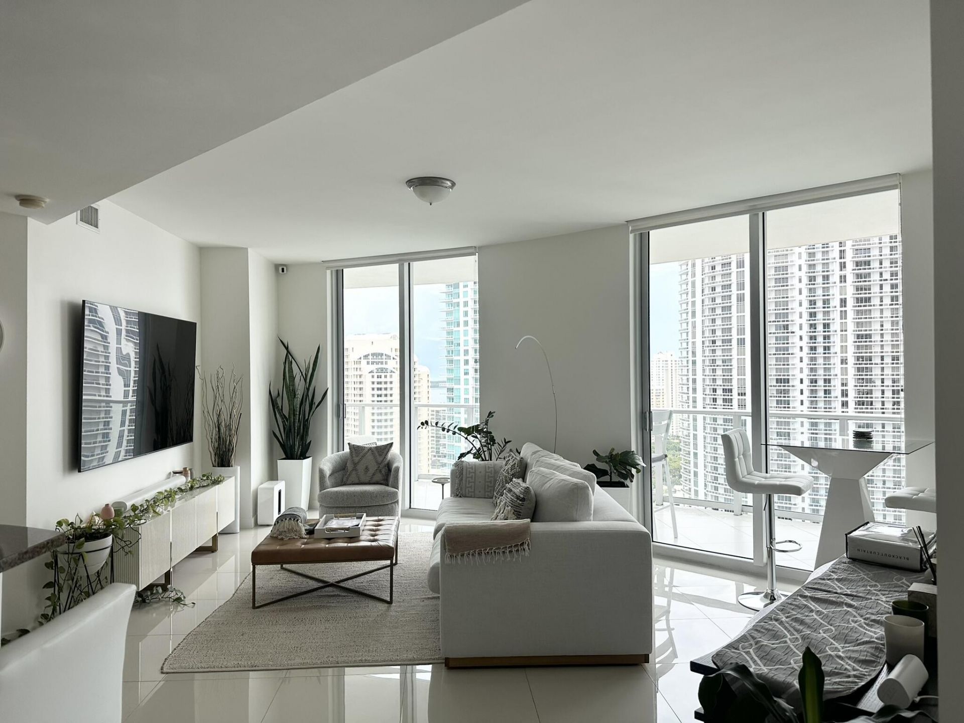 300 S Biscayne Boulevard, Unit T-2208, Miami, FL 33131 Photo