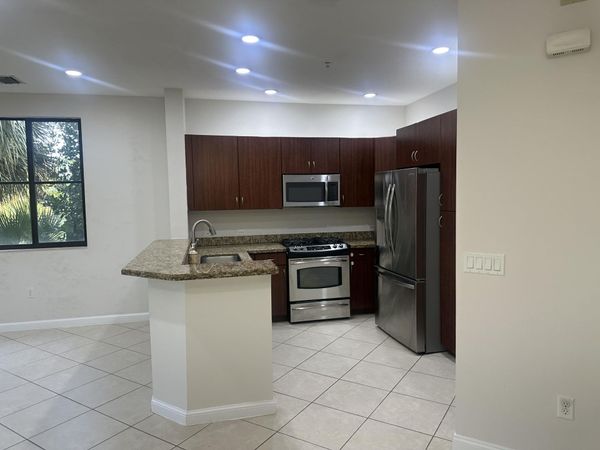 3020 NW 125th Avenue, Unit 315, Sunrise, FL 33323