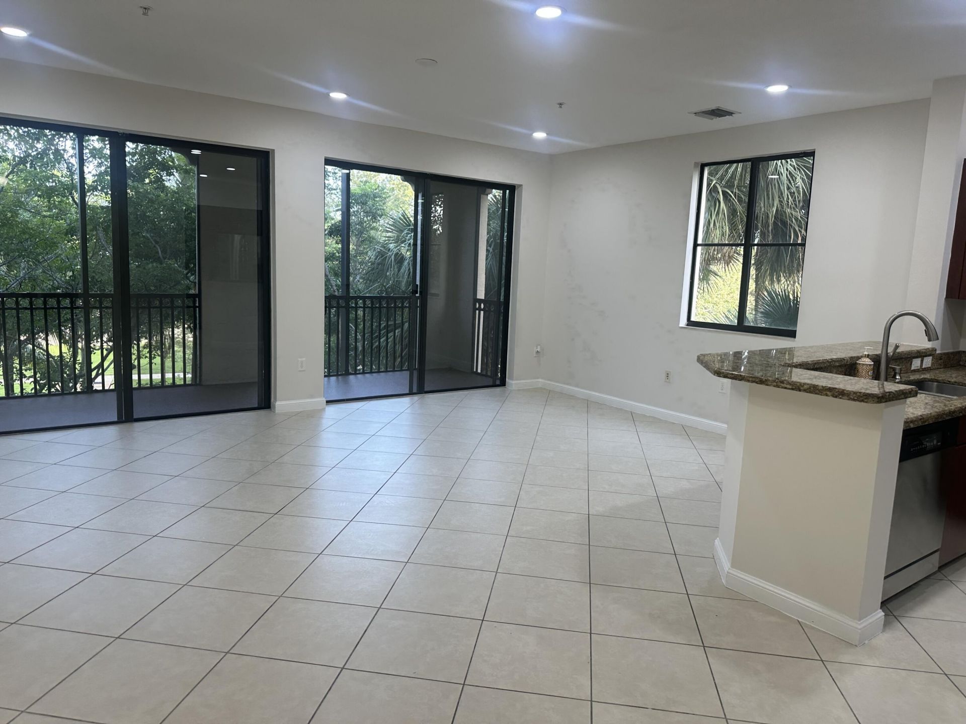3020 NW 125th Avenue, Unit 315, Sunrise, FL 33323 Photo