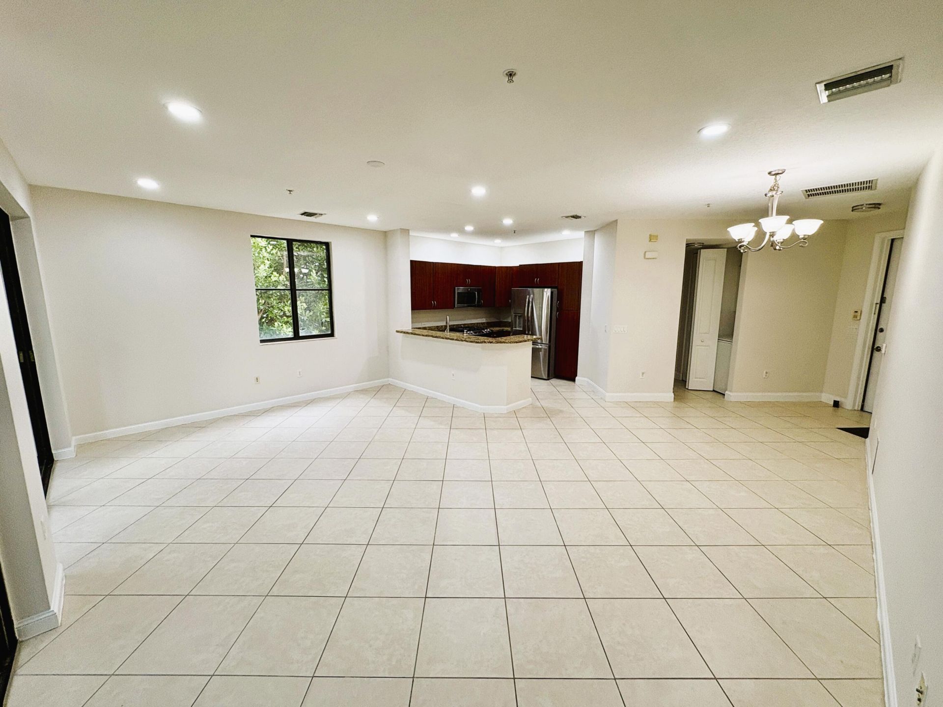 3020 NW 125th Avenue, Unit 315, Sunrise, FL 33323 Photo