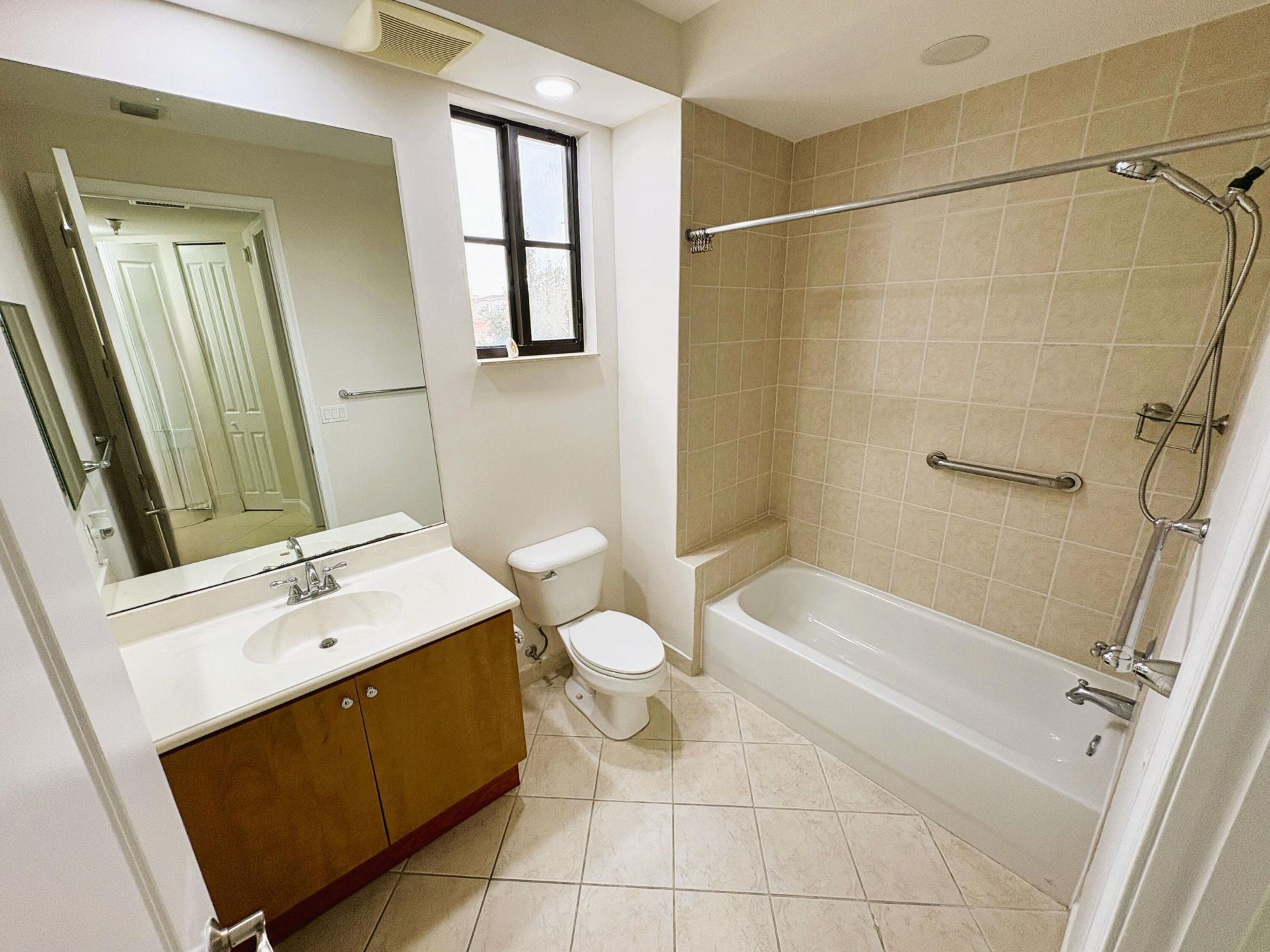 3020 NW 125th Avenue, Unit 315, Sunrise, FL 33323 Photo