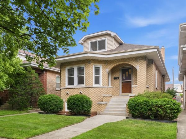 7236 W Pratt Avenue , Chicago, IL 60631