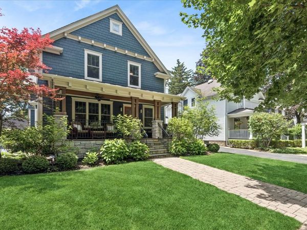 307 Elm Court , Libertyville, IL 60048