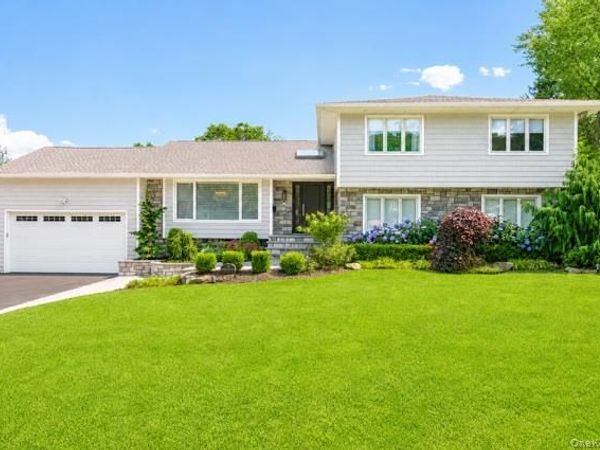 15 Pound Ridge Road , Plainview, NY 11803