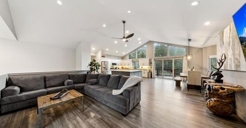 2810 Saint Nick Way, South Lake Tahoe, CA 96150 Photo