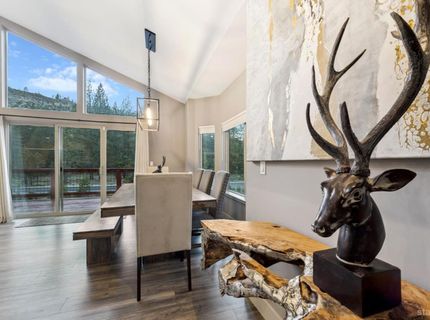 2810 Saint Nick Way, South Lake Tahoe, CA 96150 Photo