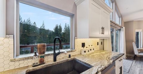 2810 Saint Nick Way, South Lake Tahoe, CA 96150 Photo