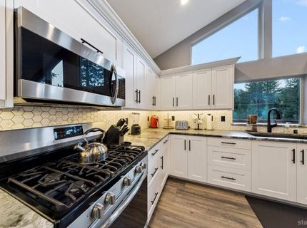 2810 Saint Nick Way, South Lake Tahoe, CA 96150 Photo
