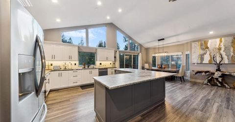 2810 Saint Nick Way, South Lake Tahoe, CA 96150 Photo