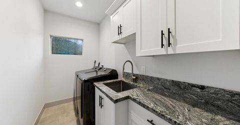 2810 Saint Nick Way, South Lake Tahoe, CA 96150 Photo