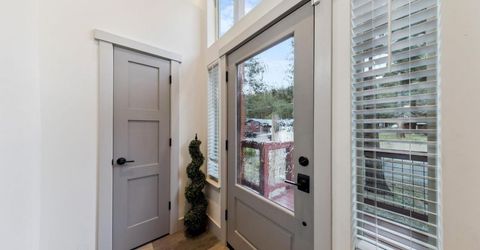 2810 Saint Nick Way, South Lake Tahoe, CA 96150 Photo