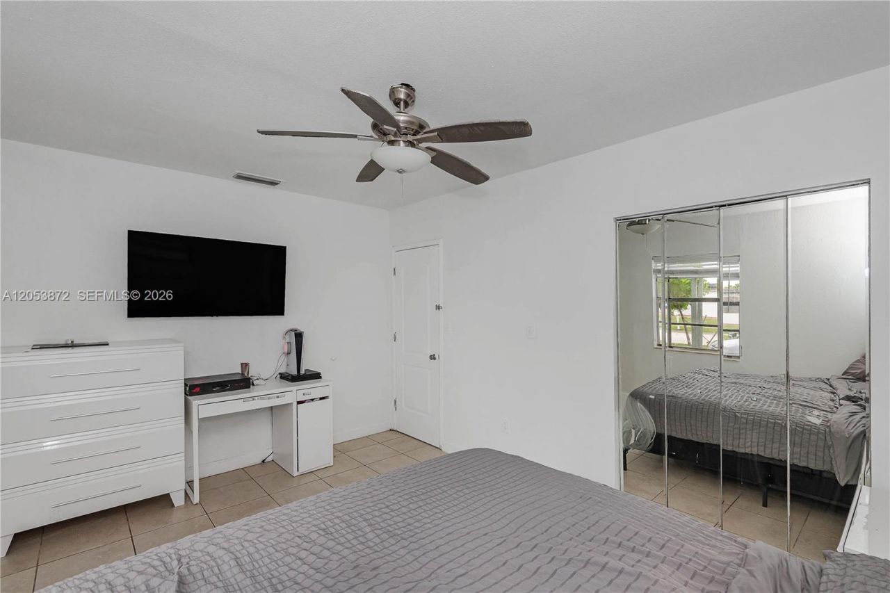 681 NE 1st Pl, Hialeah, FL 33010 Photo