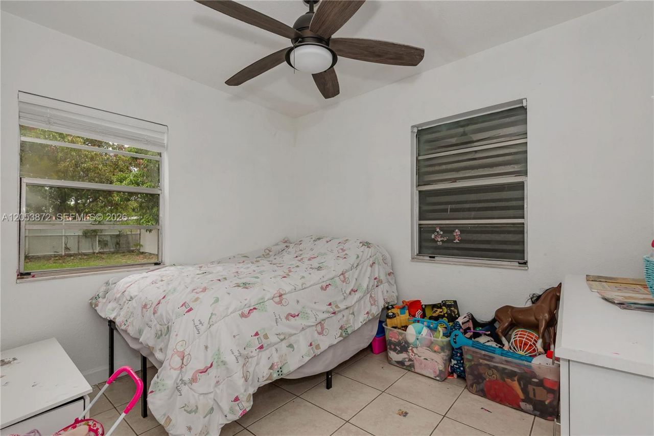 681 NE 1st Pl, Hialeah, FL 33010 Photo