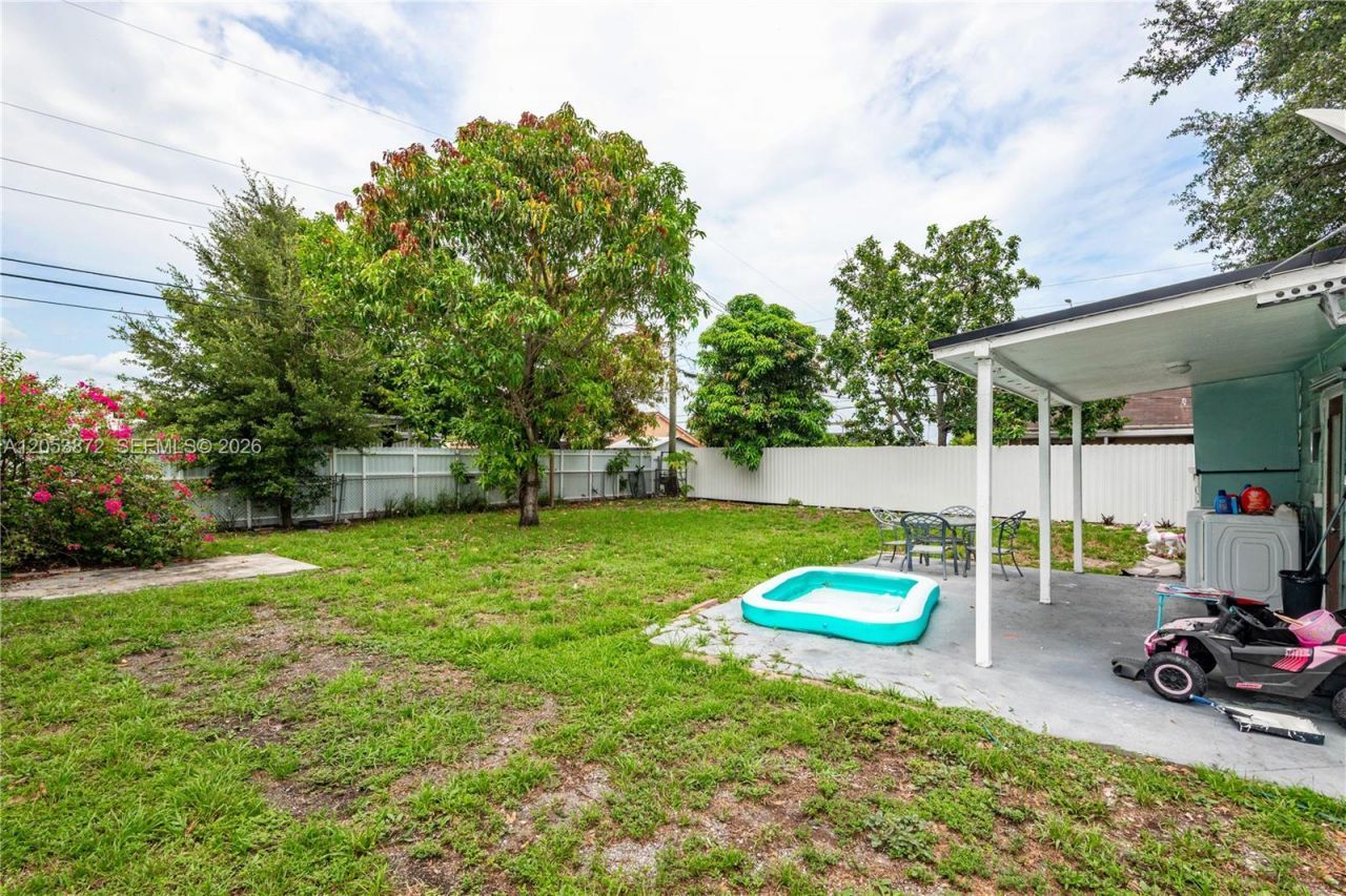 681 NE 1st Pl, Hialeah, FL 33010 Photo