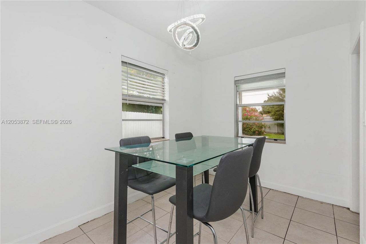 681 NE 1st Pl, Hialeah, FL 33010 Photo