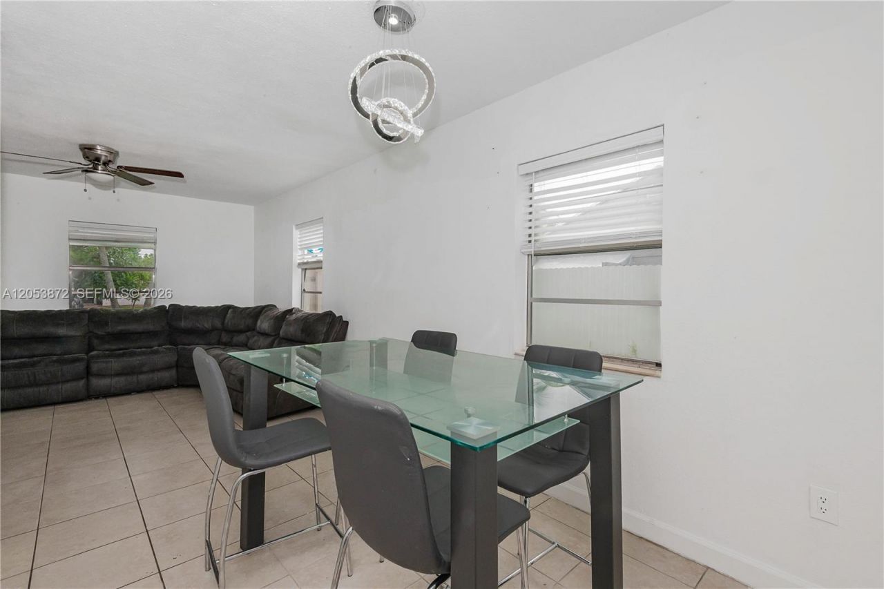 681 NE 1st Pl, Hialeah, FL 33010 Photo