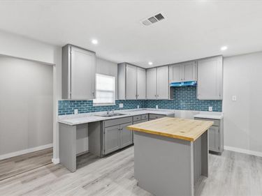 3523 Dutton Drive, Dallas, TX 75211