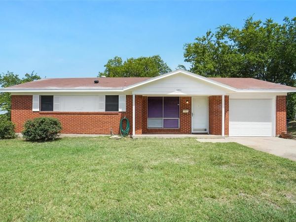 4801 Bellcrest Court , Fort Worth, TX 76135
