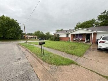 4801 Bellcrest Court , Fort Worth, TX 76135