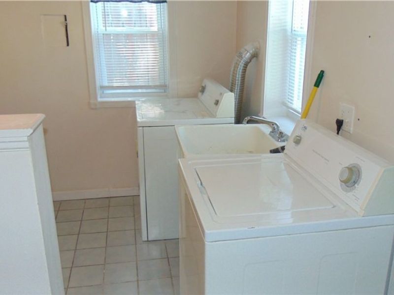 34090 Roberts Road, Eastlake, OH 44095 Photo 37