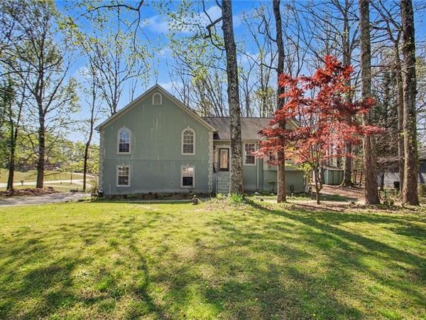 1943 Oakleaf Court , Lithia Springs, GA 30122