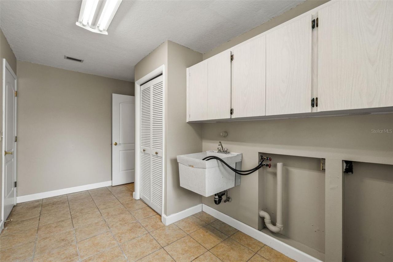 2942 Clubhouse Drive W, Clearwater, FL 33761 Photo