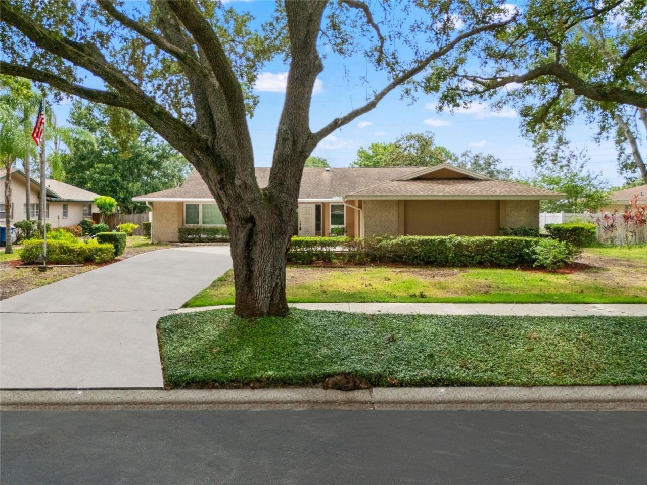 2942 Clubhouse Drive W, Clearwater, FL 33761 Photo