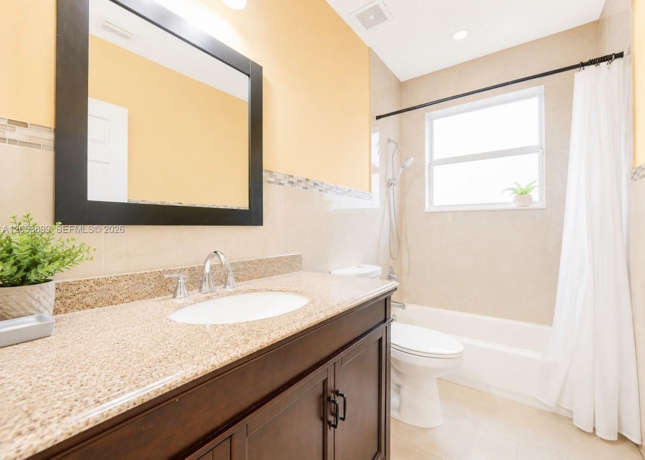 1485 NE 33rd Rd, Unit 111-1, Homestead, FL 33033 Photo