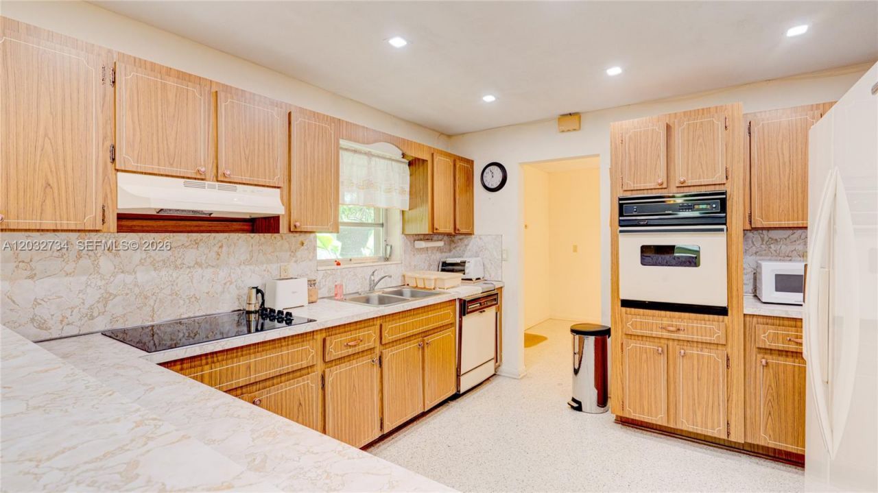 6560 SW 34th St, Miami, FL 33155 Photo