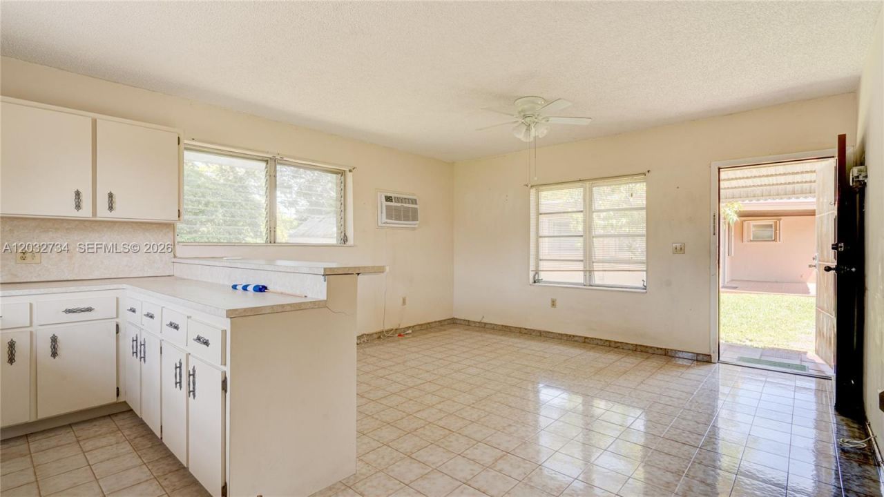 6560 SW 34th St, Miami, FL 33155 Photo