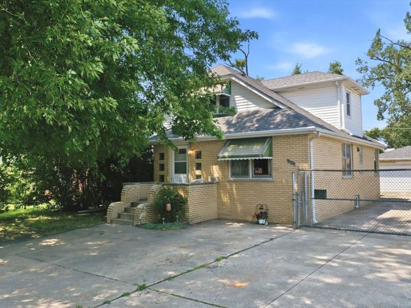 7048 W 72nd Place , Chicago, IL 60638