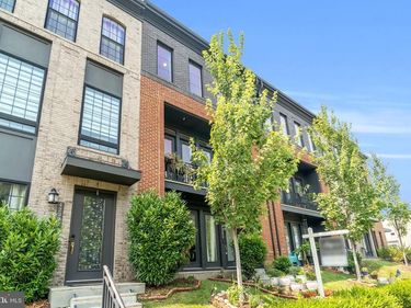 42322 SILLAS SQUARE, BRAMBLETON, VA 20148